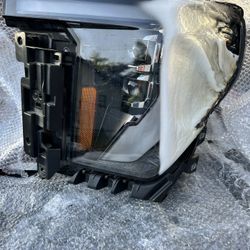 GMC 2500 Headlight 