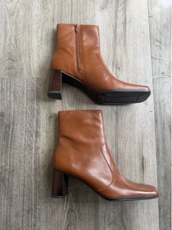 Nine & Company Reachout Brown Leather Square Toe Boots Women’s Shoes 8M | NWOB