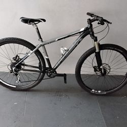 BICYCLE TREK 9 SPEED  SIZE 29 BRAND NEW 