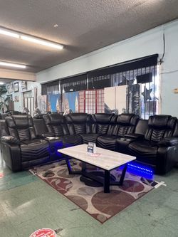 🚚Hot Deal🚚Brand New Power Reclining Sectional Couch With Blue Tooth Speaker And  Cup Holder Console $1799, Finance Available, Delivery Available 