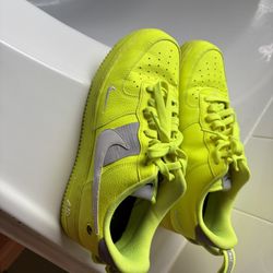 2019 Air Force 1 Low LV8 Volt