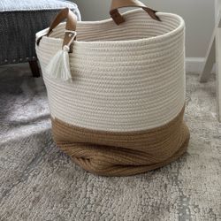 Large Weaved Basket 