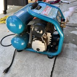 Makita Air Compressor 