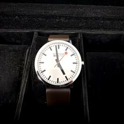 Mondaine Swiss Railways – Como nuevo | Caja y papeles