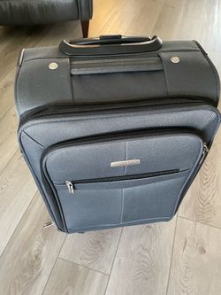 Samsonite four wheel spinner carry-on bag Samsonite 4 wheel spinner carry-on bag