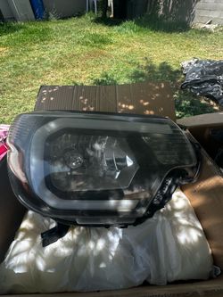 Toyota Tacoma HeadLights