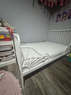 Kids extendable bed