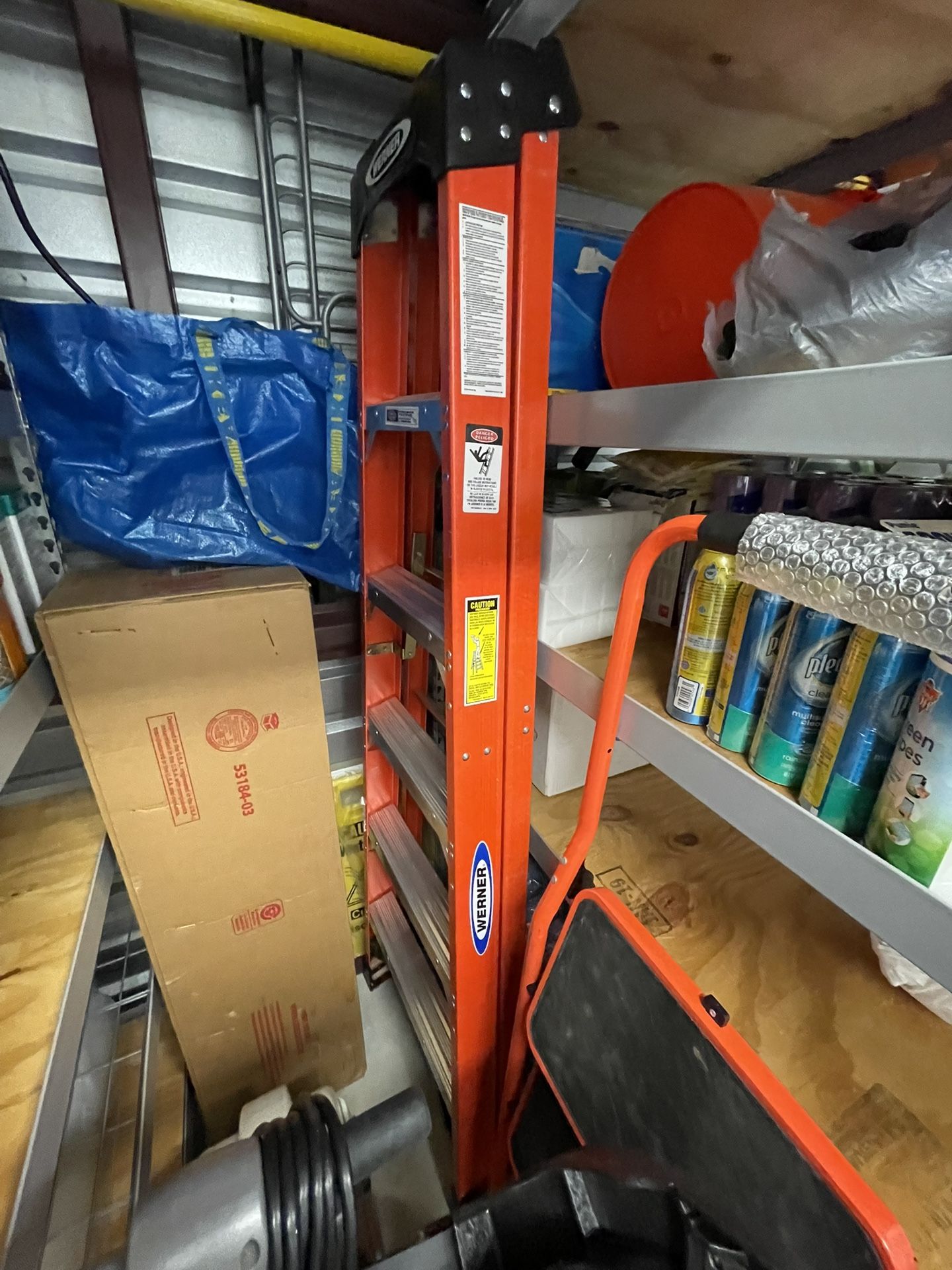WERNER 6ft Fiberglass Step Ladder