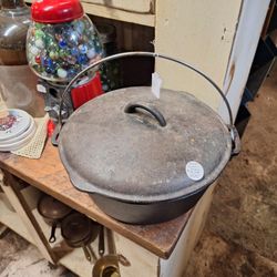 5 Qt. Cast Iron Dutch Oven With Handle