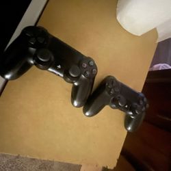 2 PS4 Controllers (read description)