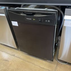 Front control dishwasher Frigidaire black color
