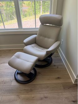 Leather chair and ottoman