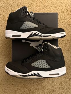Size 11 (Used condition, comes with box) - 2021 Air Jordan 5 retro Oreo black white
