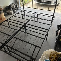 Twin /full size bed frame (good condition)