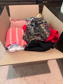 Women’s clothing *pending pickup