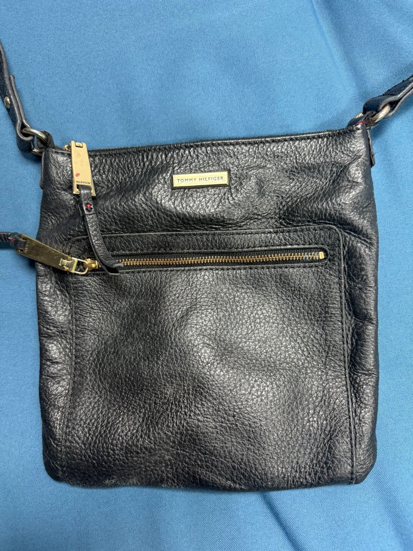 Super Cool Black Tony Hilfinger Bag