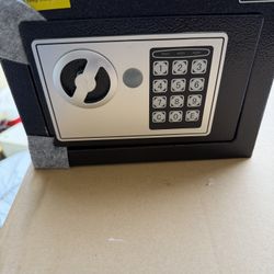 Personal Lock Safe For Home, Black