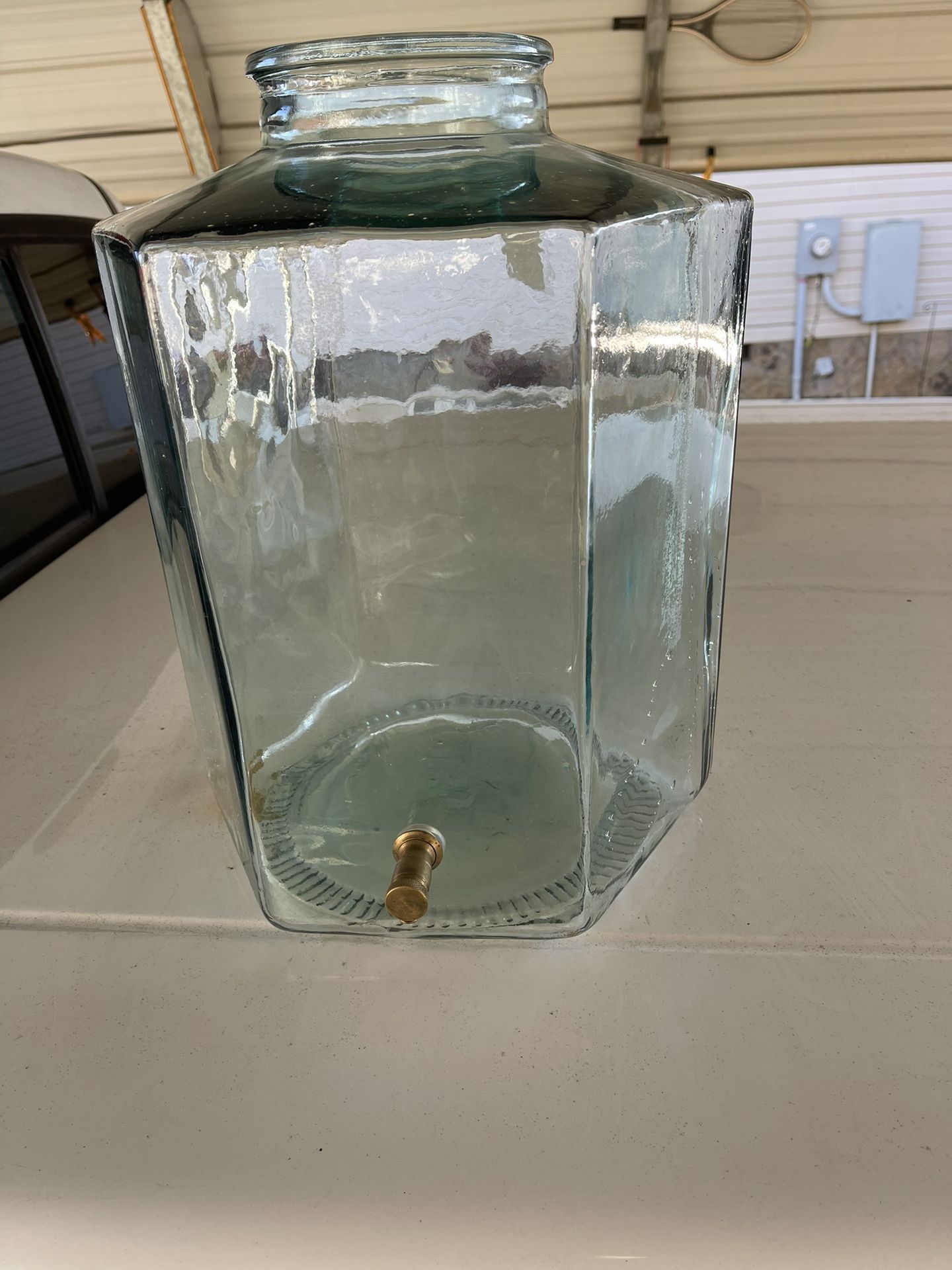 Two Gallons Octagon Shape Glass Jar With Spout No Lid