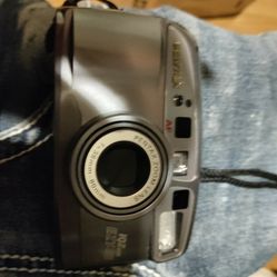 Pentax AF IQZoom Ezy-80 38mm-80mm Camera With Case