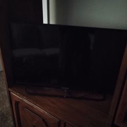 ELEMENT TV SCREEN