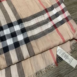 Burberry Wool Scarf 200 x 70 cm