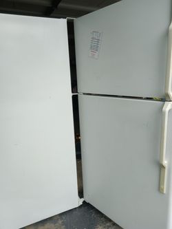 Refrigerator Hot Point