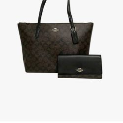 Coach Town Tote And Wallet 