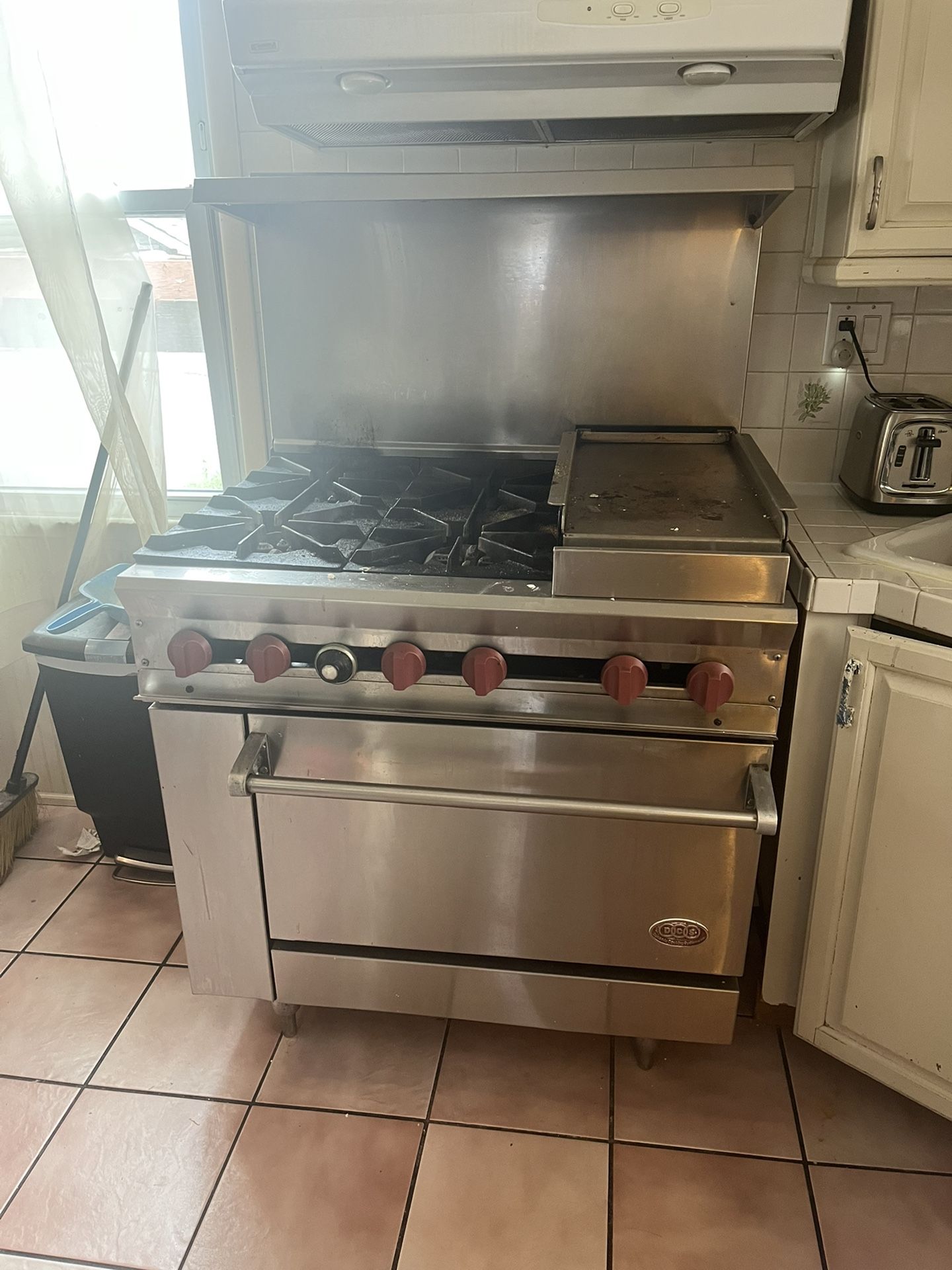 DCS Commercial Gas Stove