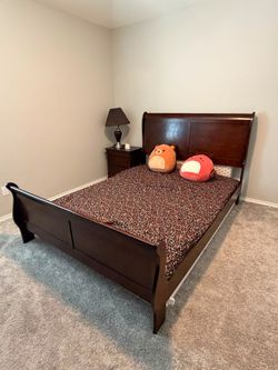 Queen bedroom set