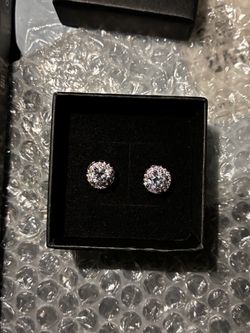 Round Halo Crystal Stud Earrings
