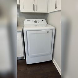 Washing Machine and Dryer Set - Like New - Hendersonville, TN