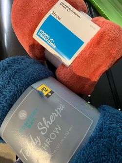 Nwt blankets