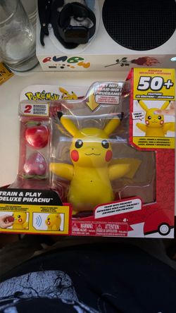 Train & Play Deluxe Pikachu Toy