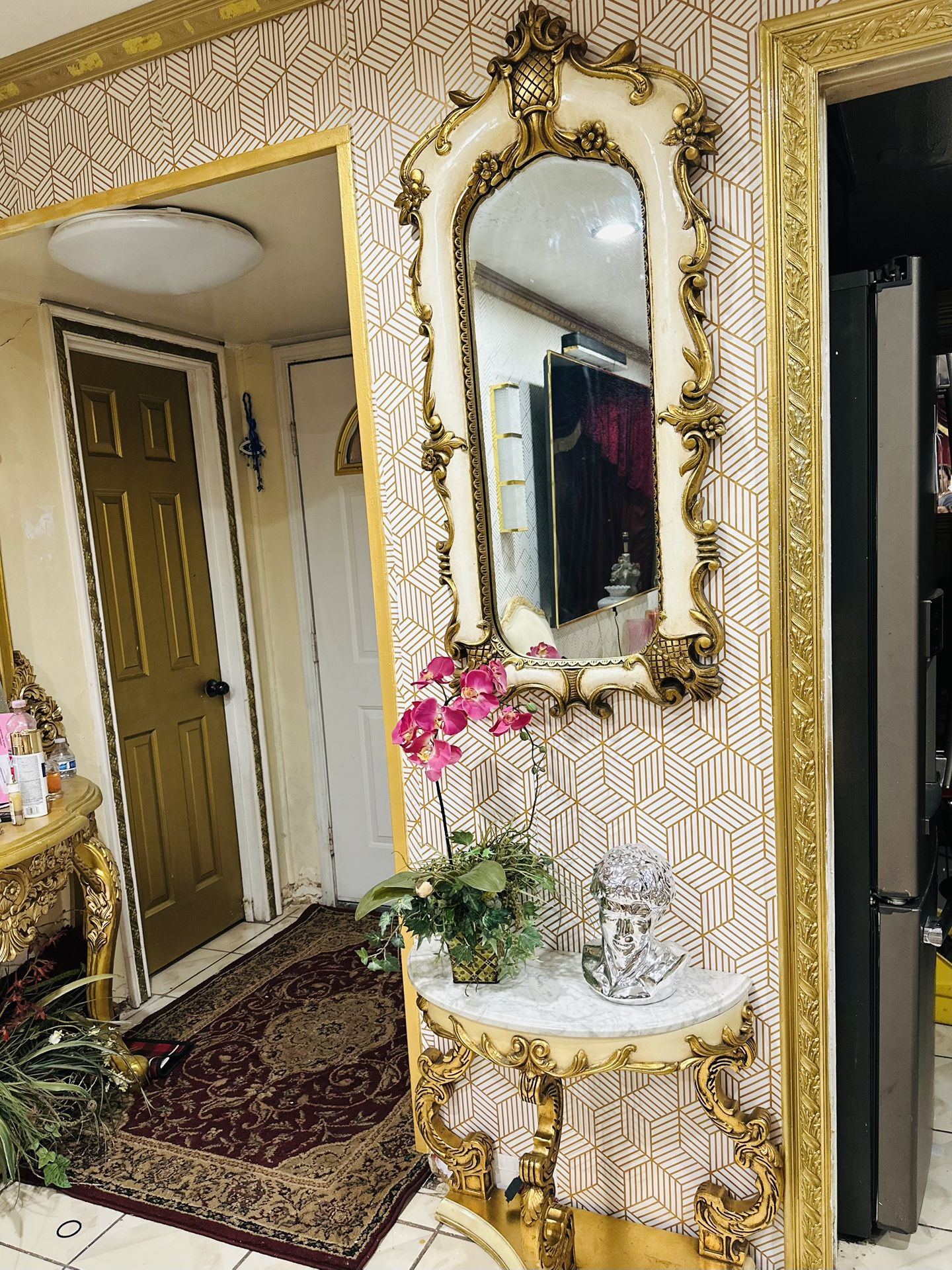 Italian Entry Table With Mirror 🪞