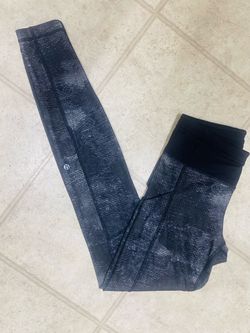 Lululemon gray leggings size women’s 4