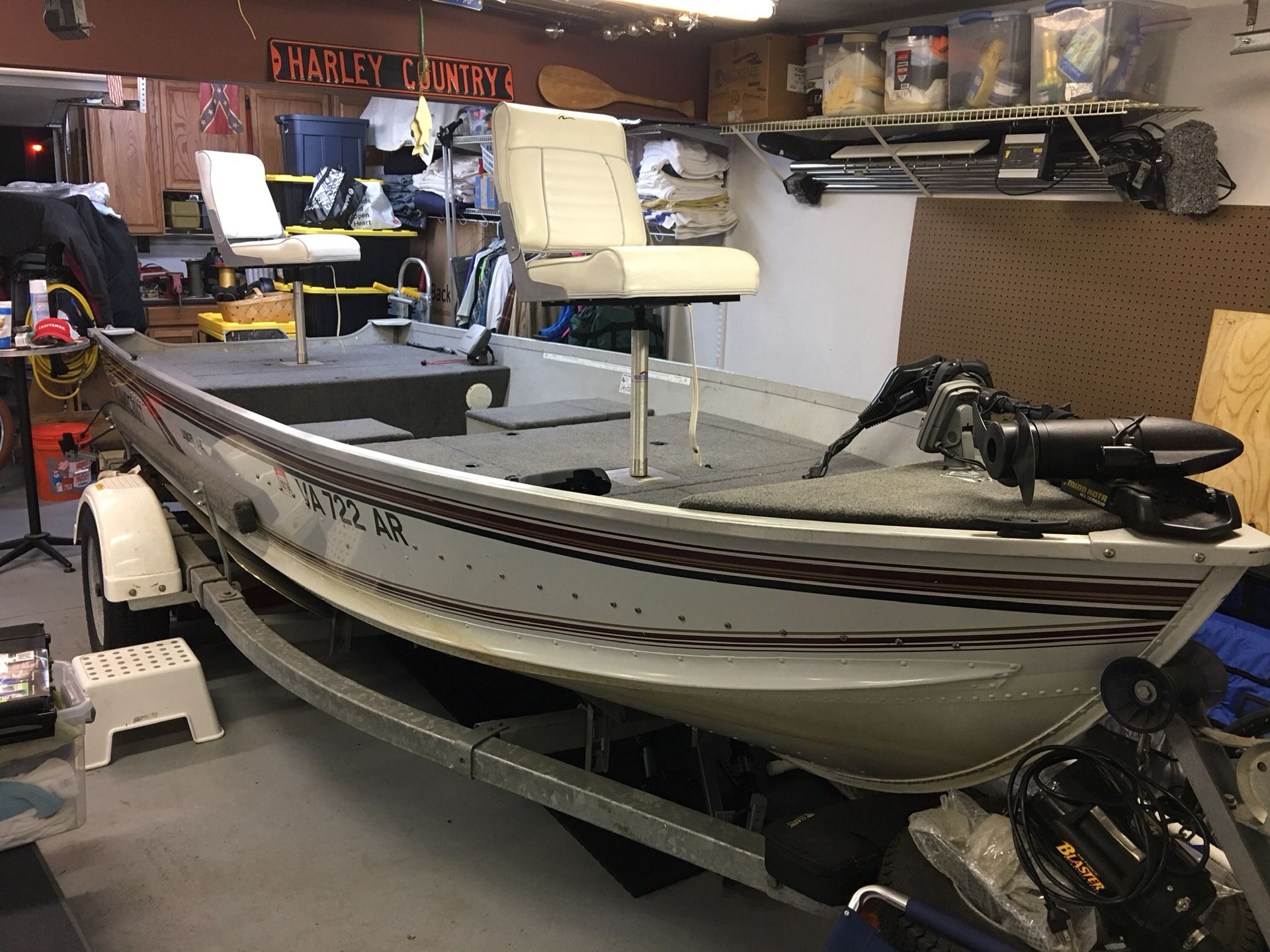 Alumacraft Lunker V-16 Bass Boat