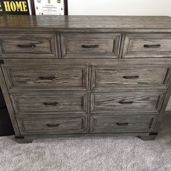 Ashley 9 Drawer Dresser