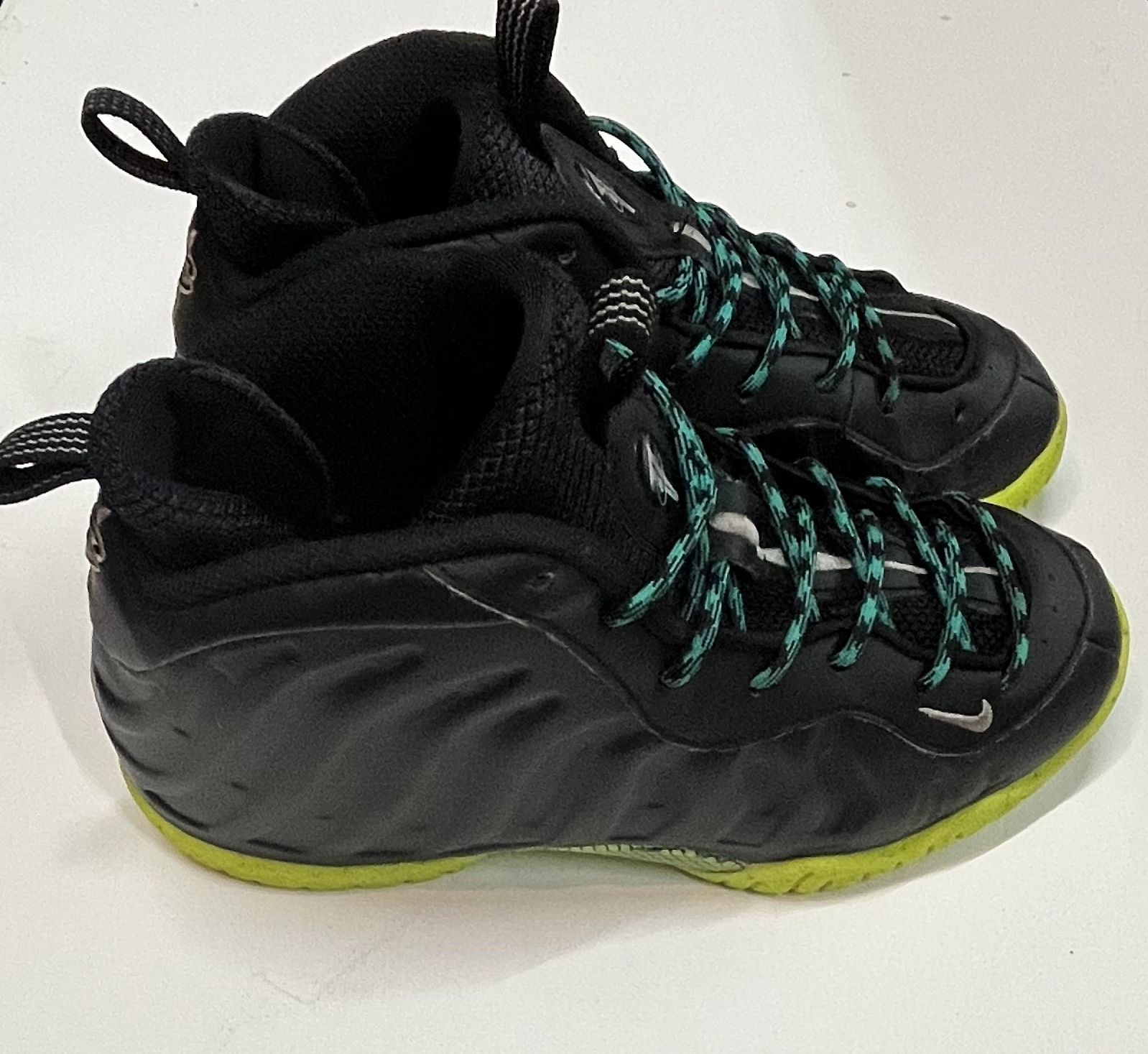 Nike Boys Little Posite One DZ2853-001 Black Basketball Shoes Sneakers Size 2Y