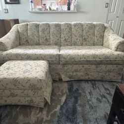 Sofa  Sleeper & Ottoman with Queen Size Pull Out Bed Excellent Condition 