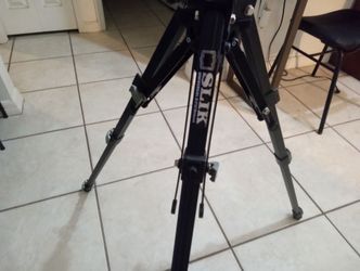Tri-pod slik universal u212 deluxe.  Like new $50 cash today