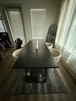 Modern Dining Set – Table + 4 Velvet Chairs