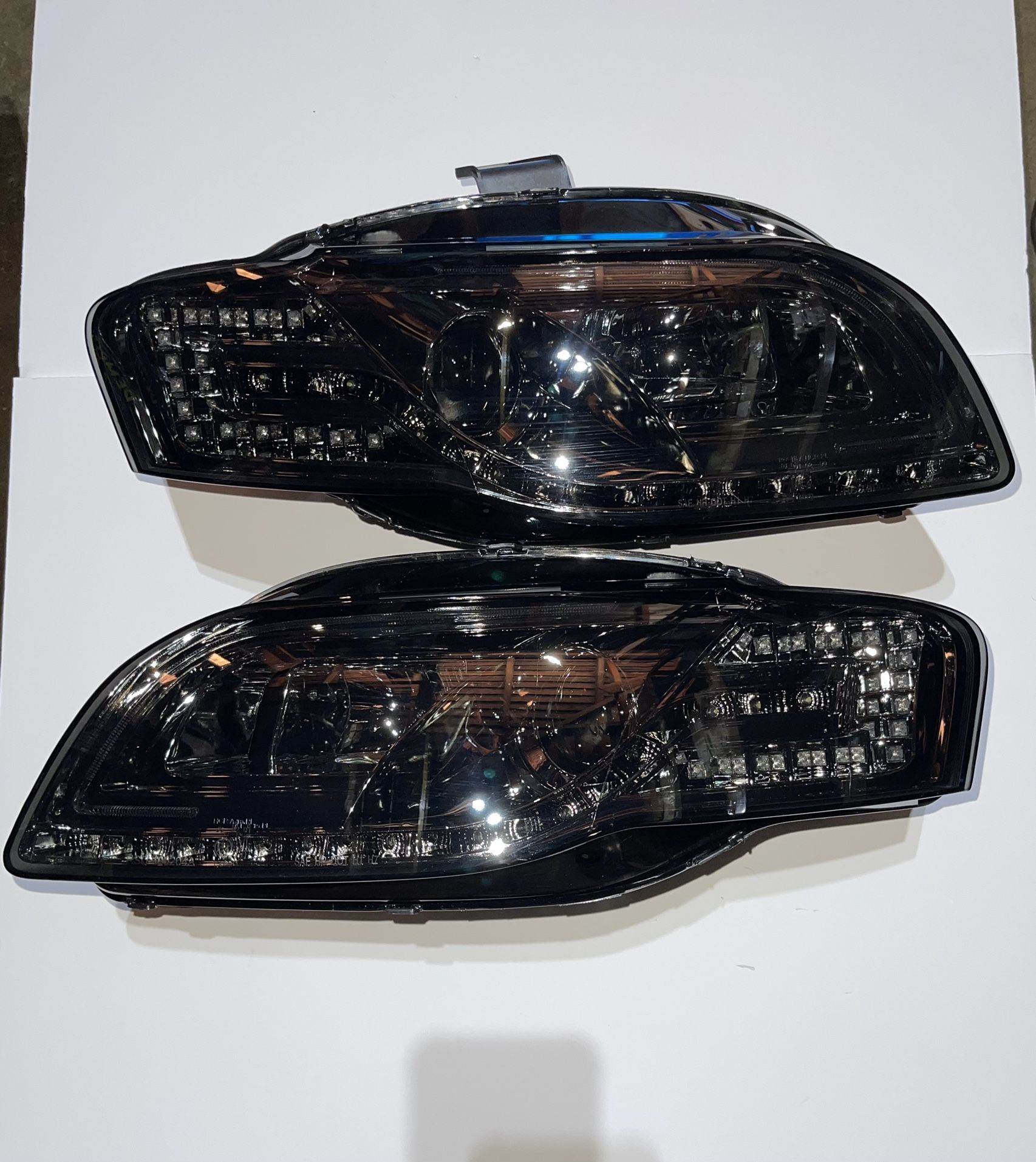 Audi A4/S4 B7 LED DRL Strip Projector Smoked Headlights Turn Signal for 2005 to 2008
