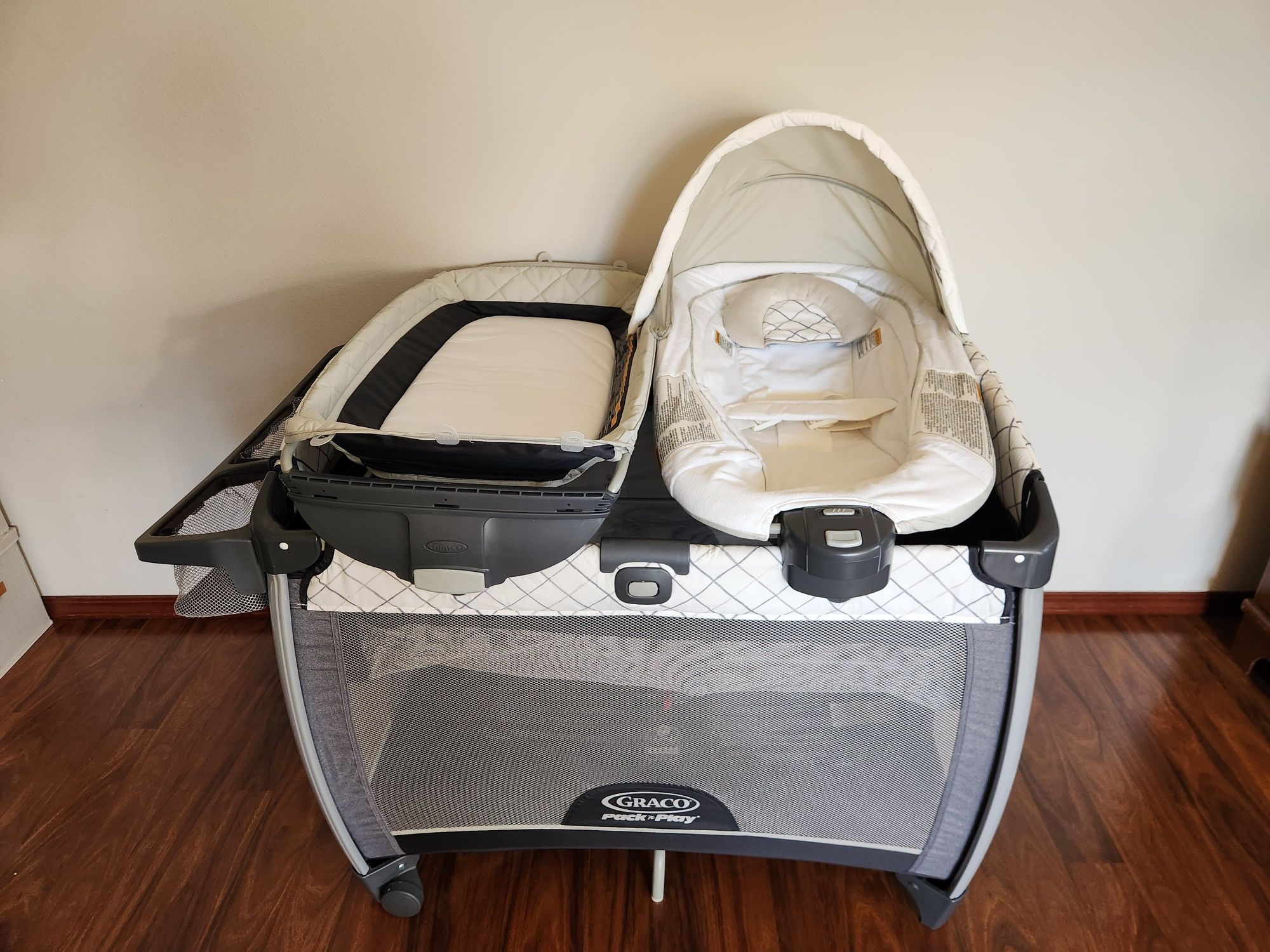 Graco Pack N Play Quick Connect Portable Bouncer