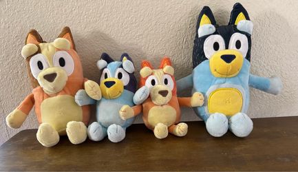 Bluey family plushies set  $10.00