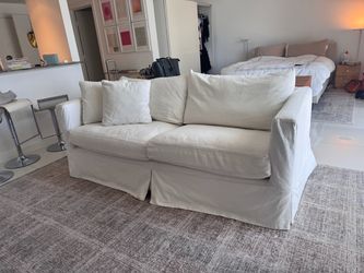 Pottery barn, white slip, cover couch like new condition