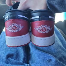 White, Red, Black Air Jordens Size 7