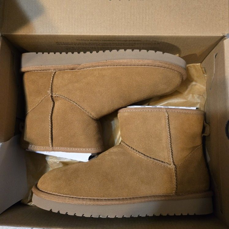 Ugg Boots W Koola Mini II Brand New Size 6