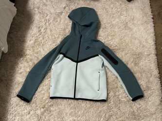 Blue Nike tech size M