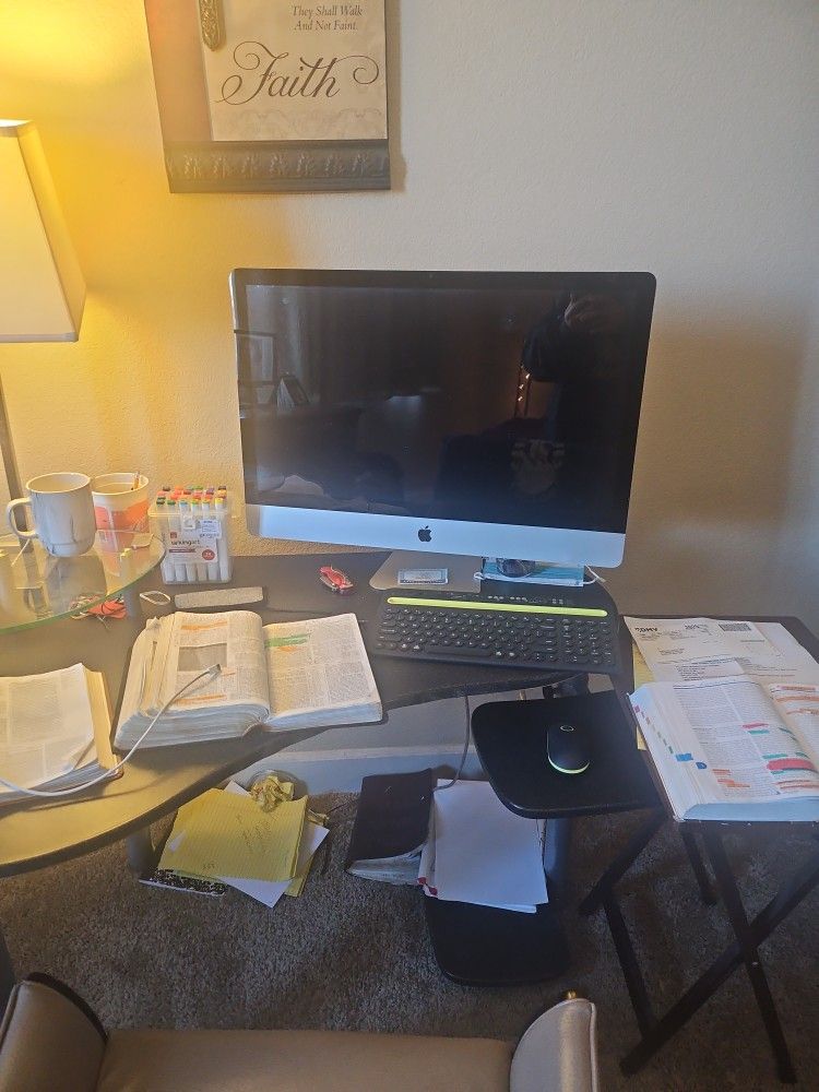 IMAC COMPUTER, WIRELESS KEYBOARD ,AND MOUSE ,