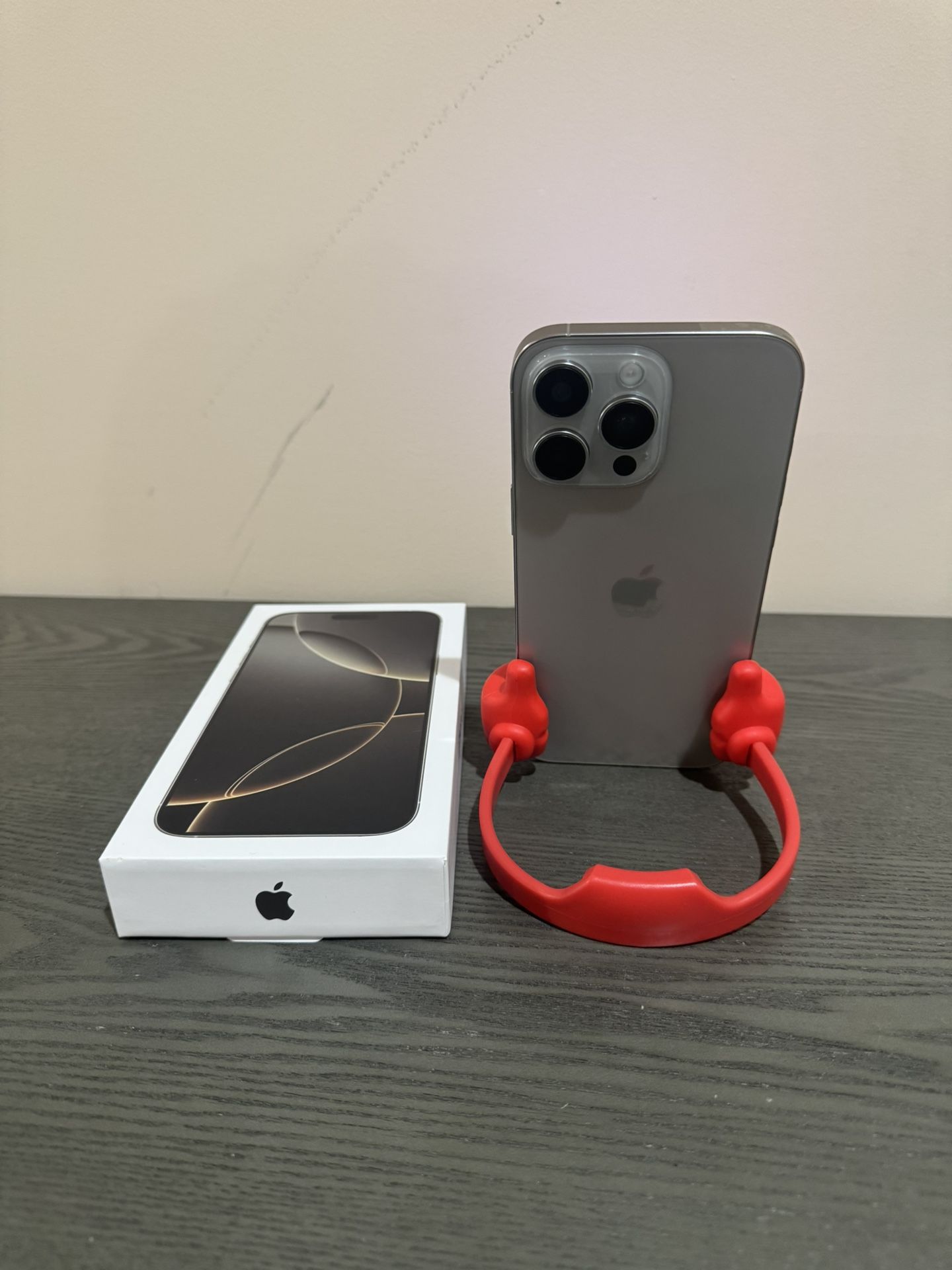 Iphone 16 pro max (natural titanium)
